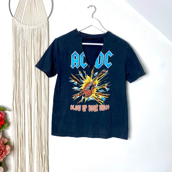 VINTAGE DISTRESSED AC/DC GRAPHIC T-SHIRT - Picture 2 of 4